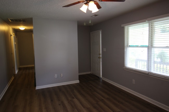 Photo - 6008 Southcrest Dr