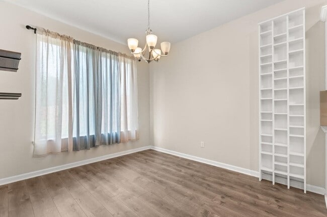Photo - 1647 Reserve Dr