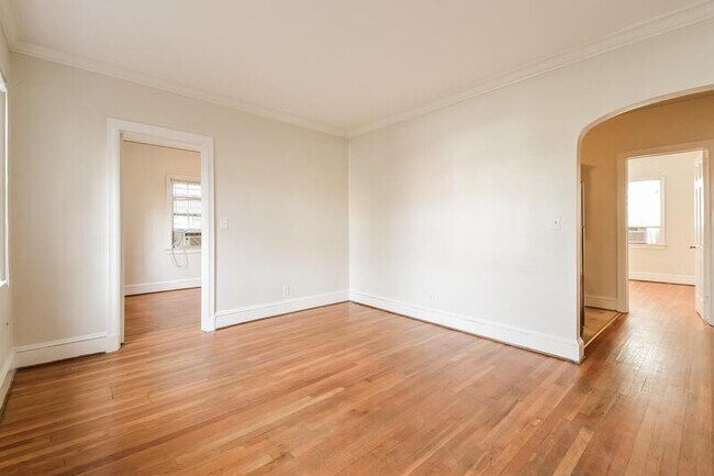 Photo - 71 Sheridan Dr NE