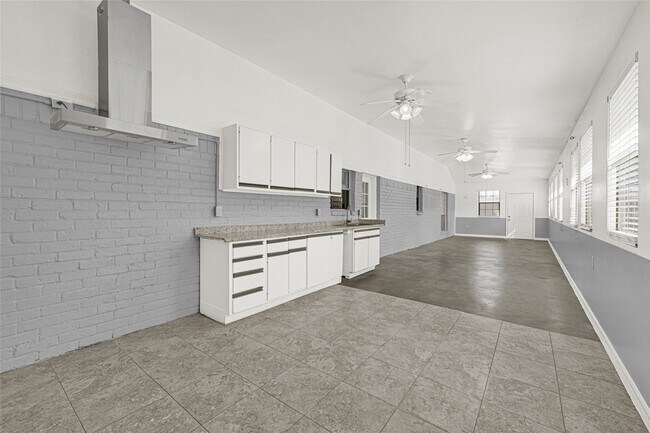 Photo - 9208 Carousel Ln