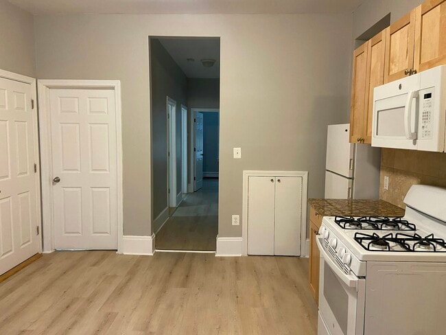 Photo - 254 Windsor St Unit 1R