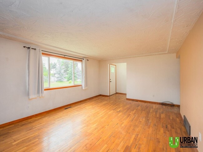 Photo - 3 Bedrooms | 1 Bathroom | 2,168 Sq. Ft. | Attached Garage | Large Yard