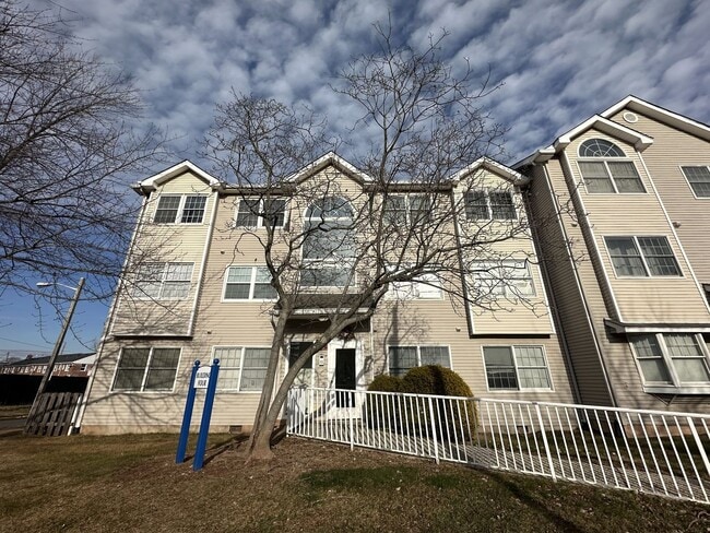 Building Photo - 437 Edpas Rd Unit 1