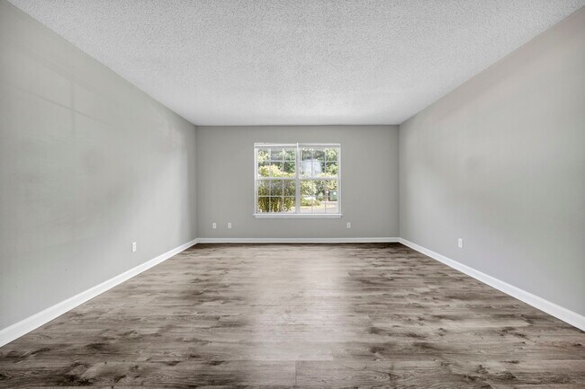 Photo - Bridle Ridge Apartments