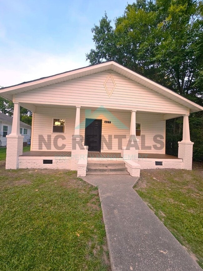 Photo - 427 Matthews St