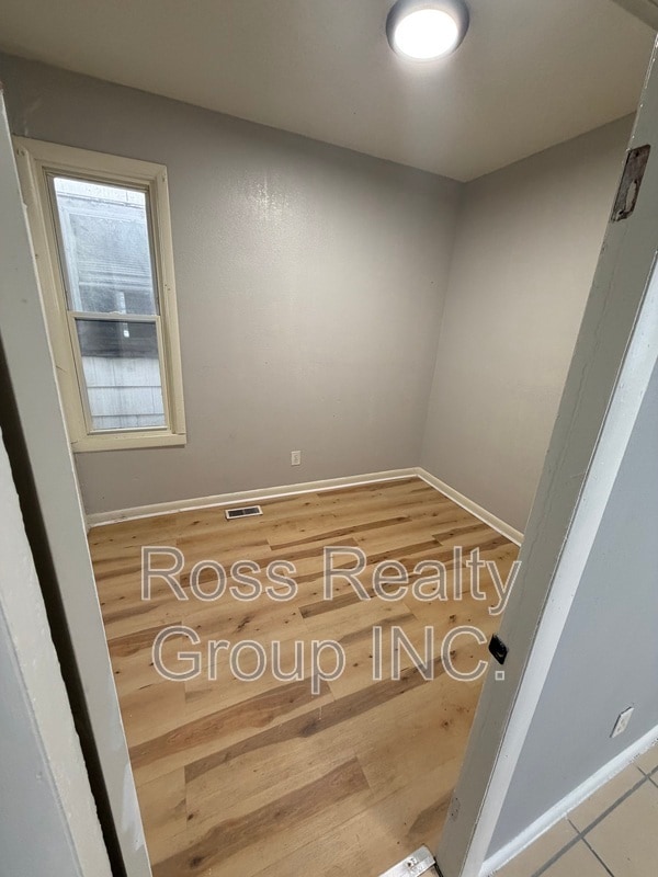 Photo - 1328 Moore St