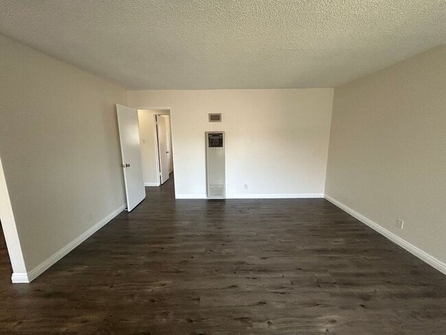 Photo - 325 N Glendora Ave