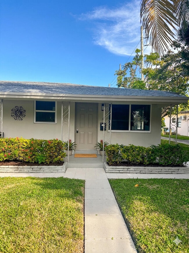 Building Photo - 800 Moffett St Unit 4