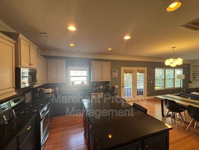 Photo - 1 Lynell Pl