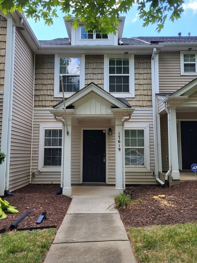 Building Photo - 2 bedroom townhouse in Cornelius