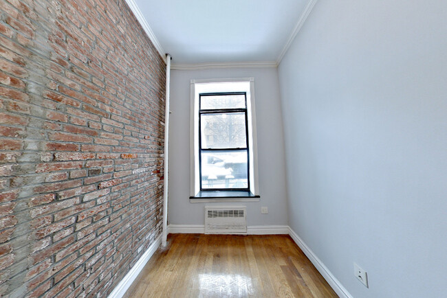 Photo - 424 W 51st St Apartment Unit 2