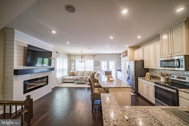 Photo - 10680 Hinton Wy