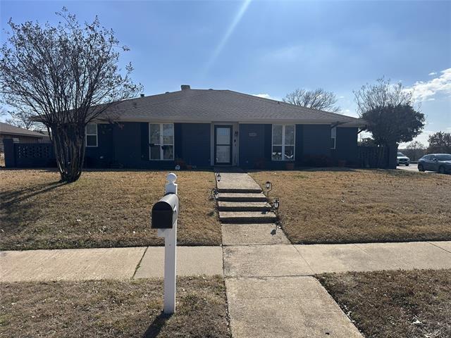 Building Photo - 4200 Los Robles Dr