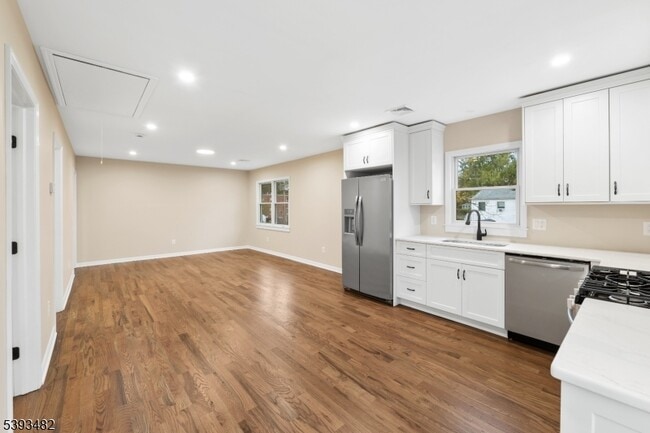 Photo - 937 Ringwood Ave