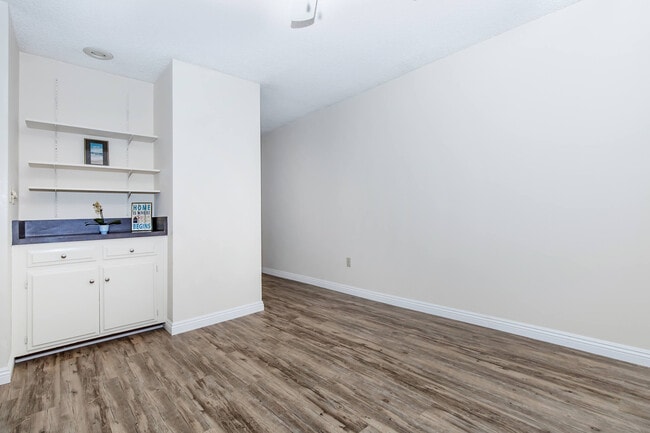 Photo - Riviera Vista Apartments