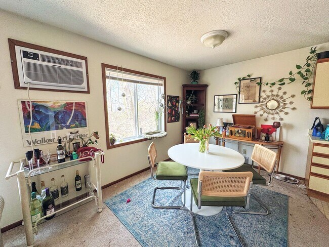 Photo - Off Campus Housing Option - Spacious 3 Bedroom Unit! Unit 799