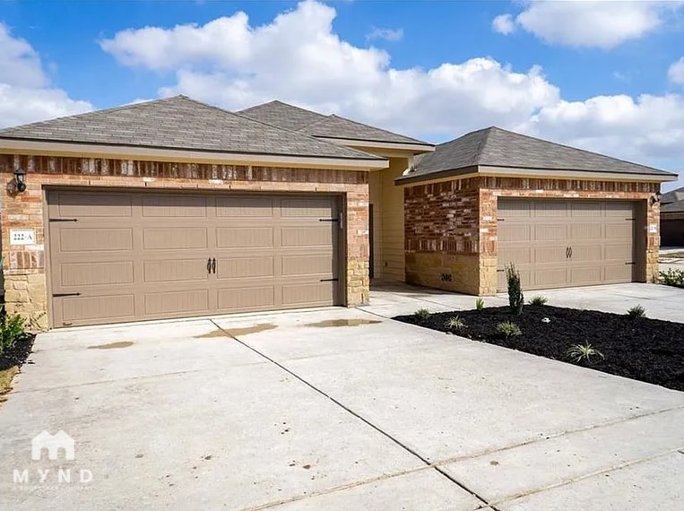 Photo - 222 Joanne Lp