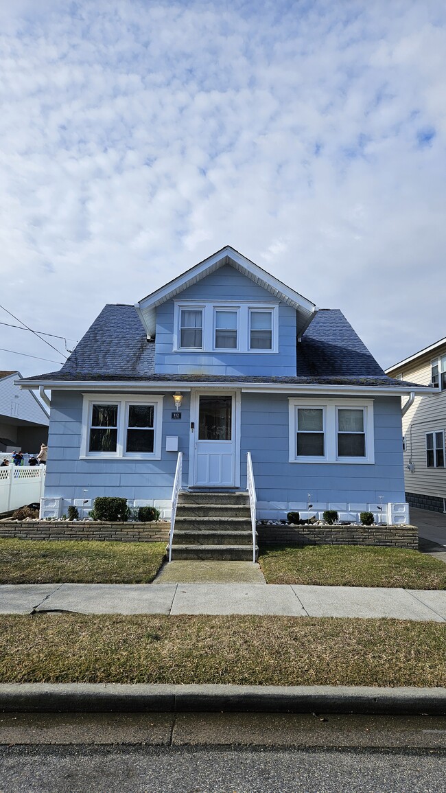 Building Photo - 112 E 25th Ave Unit 2