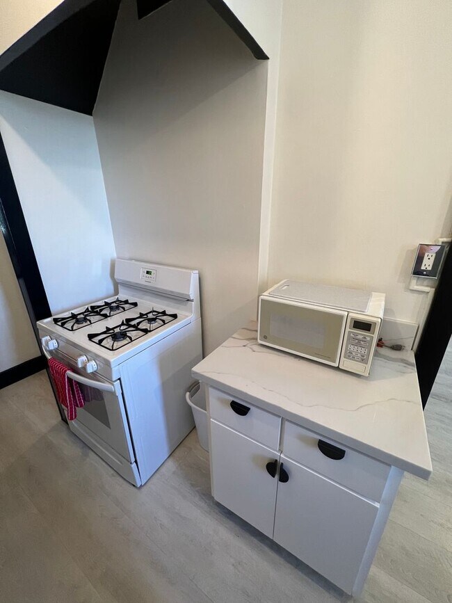 315 W 3rd St Unit 511