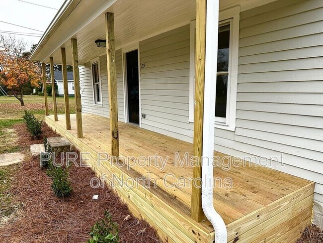 Photo - 213 Irma Ave