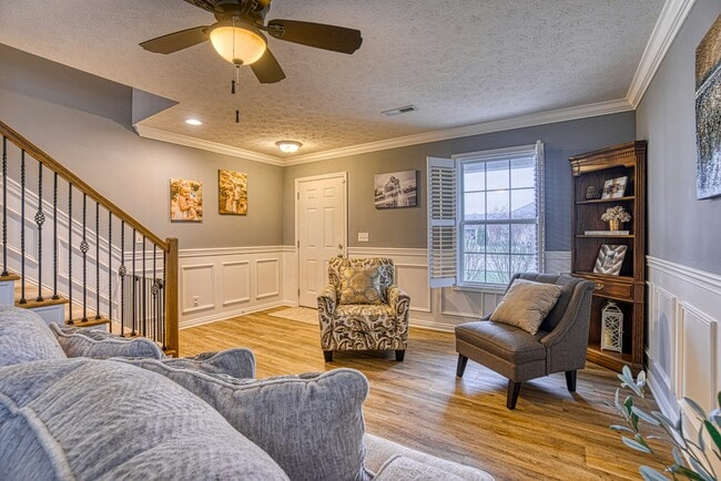 Photo - 4880 Imperial Dr
