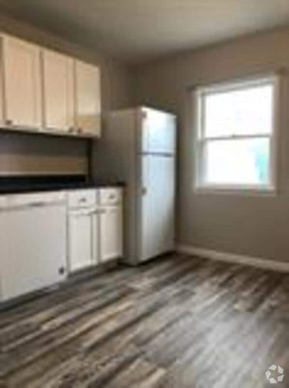 Building Photo - 105 21st St Rental