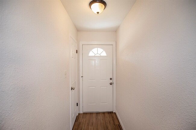 Photo - 4809 39th St E