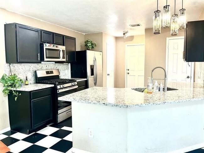 Photo - 19111 Canaras Ct