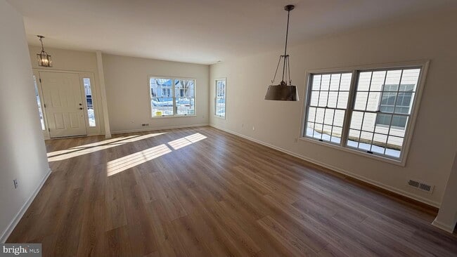 Photo - 49 Wagon Wheel Ln