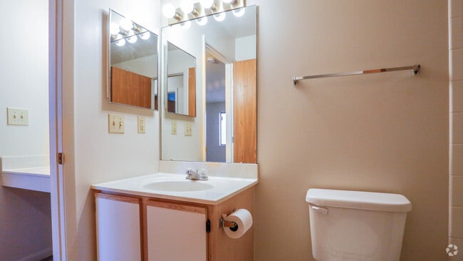 2 Bed/ 1 Bath - Bathroom