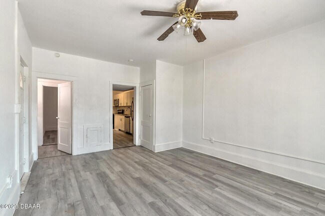 Photo - 401 N Wild Olive Ave