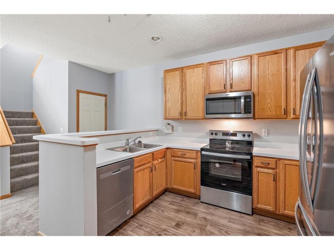 Photo - 9625 Linden Ln N