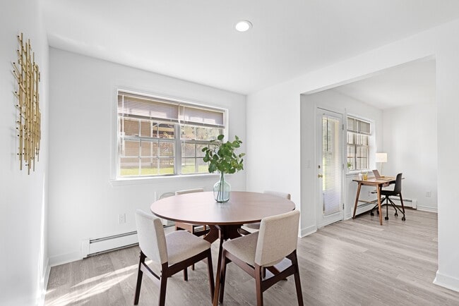 Photo - Suburban Park Apartments