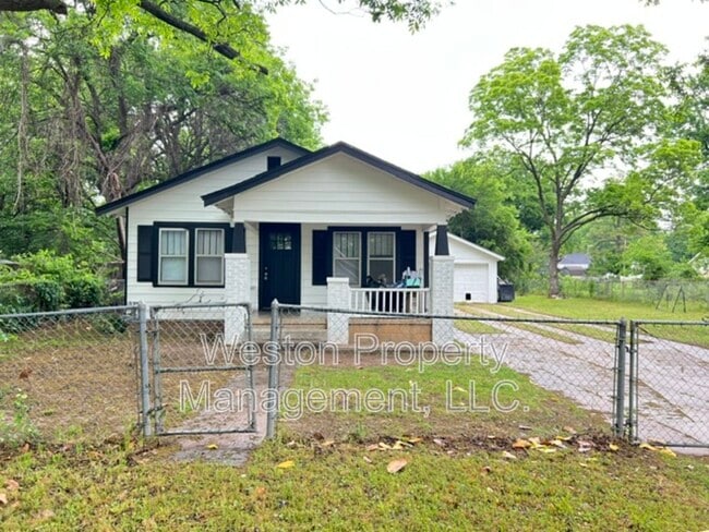 Photo - 1016 E 10th St
