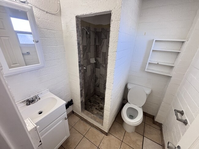 Photo - 1643 S State St