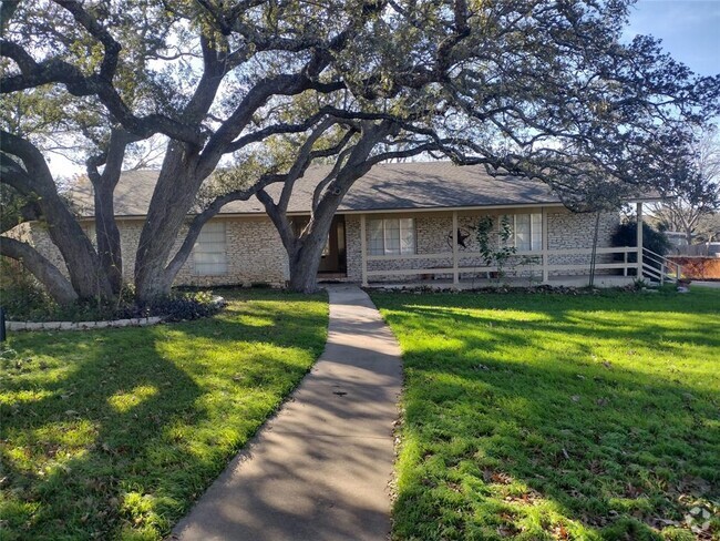 Building Photo - 205 Shady Oak Dr Rental