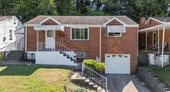 Building Photo - 2143 Plainview Ave