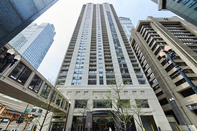 Building Photo - 200 N Dearborn St Unit 1808 Rental