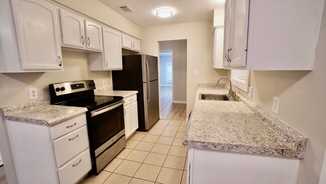 Photo - 105 Foxbriar St