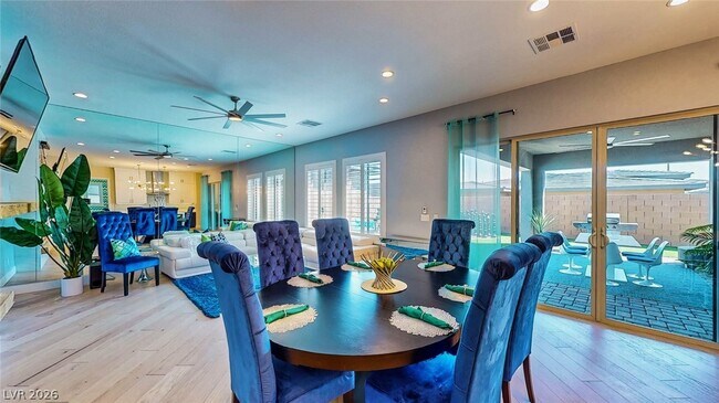 Photo - 6714 Desert Crimson St