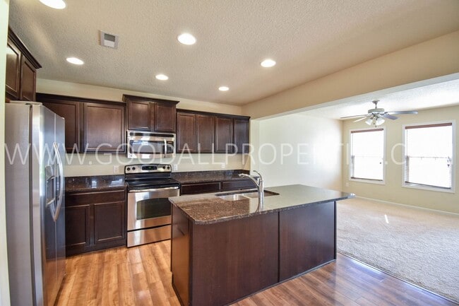 Photo - Check out this Beautiful 2 Bedroom, 2.5 Bath end unit Townhome in West Des Moines