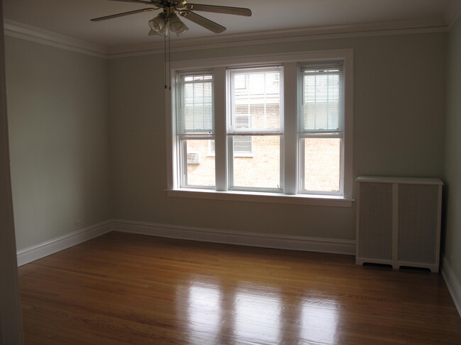 Dinning Room - 4827 Elm St Unit 1