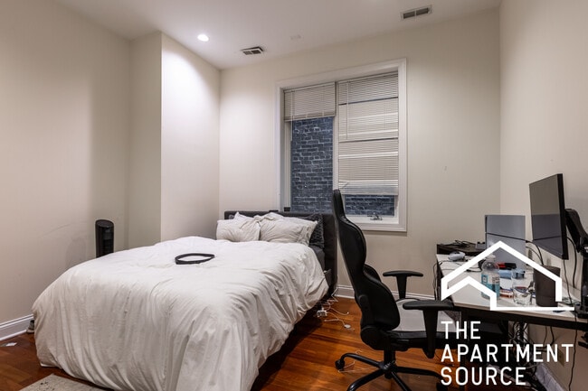 Photo - 1356 W Augusta Blvd Unit 201