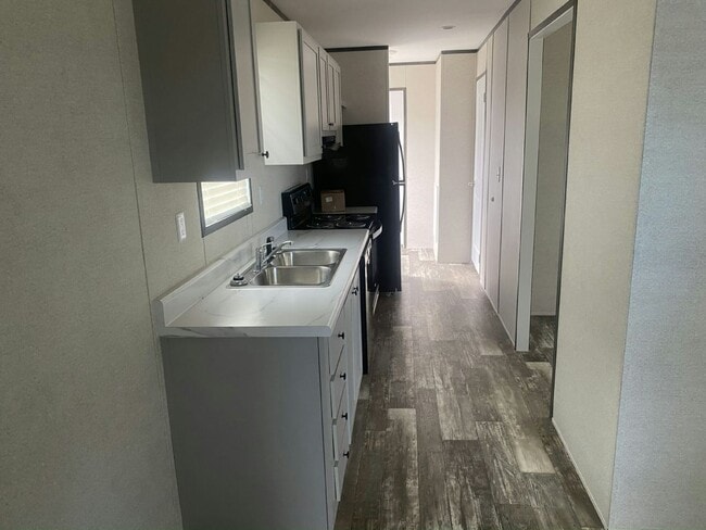 Photo - 1250 Lakeview Dr