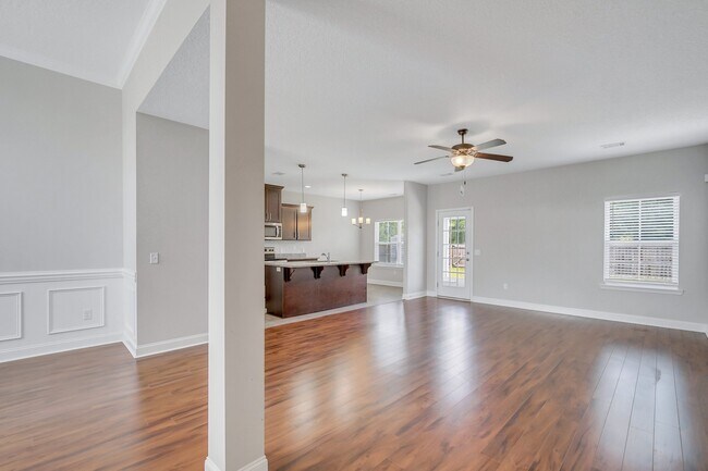 486 Thorp Circle