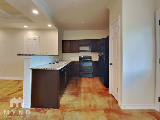 Photo - 6415 Melanzane Ave Unidad 6