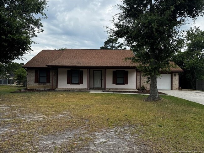 Building Photo - 112 Thornbird Dr