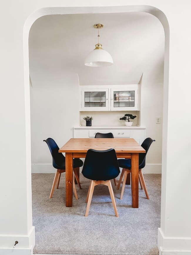 5948 California Ave SW Unit B