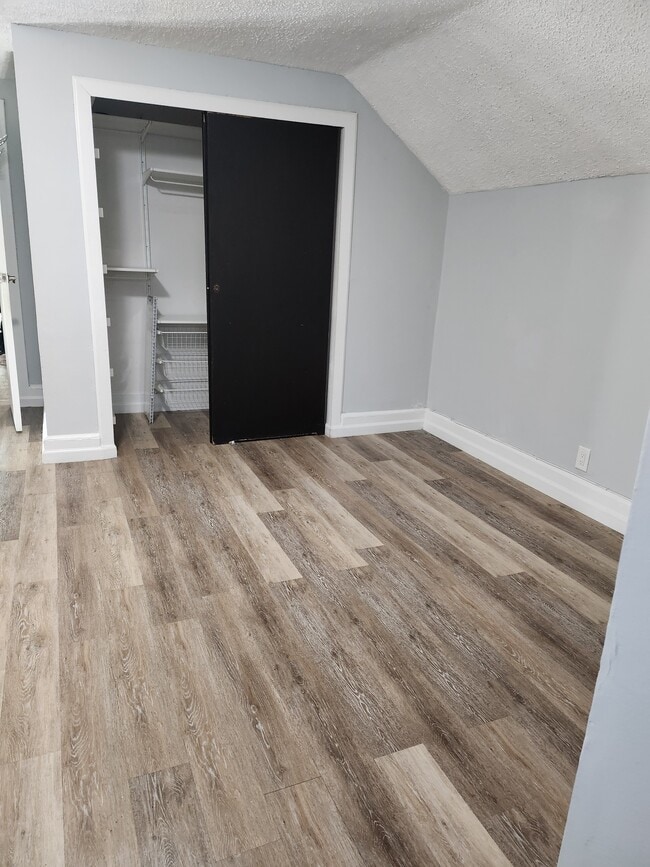 Master Bedroom - 455 Gregory Ave Unit 3