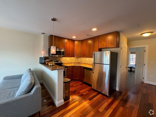 Building Photo - 911 Kennedy St NW Rental